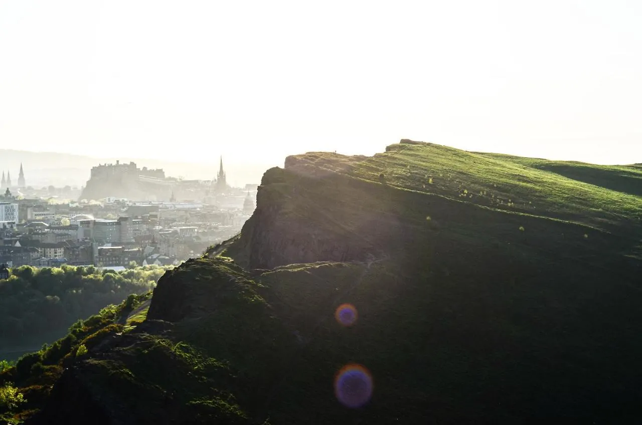 Homely Tenement For 2 Near Botanic Gardens Edinburgh Apartment